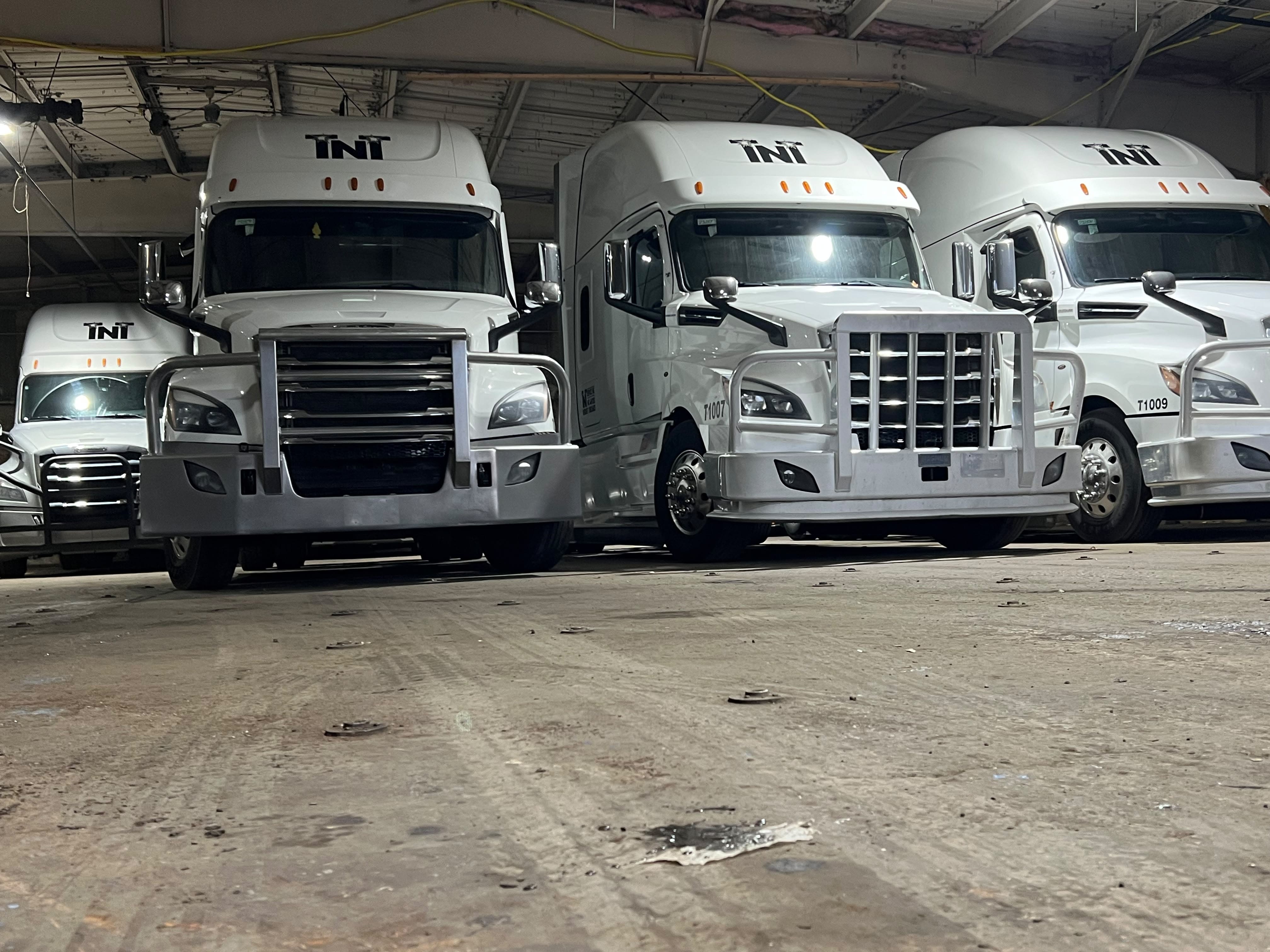 TNT garage